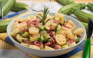 Pasta zucchine e speck