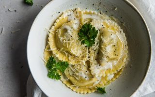 Ravioli burro e salvia