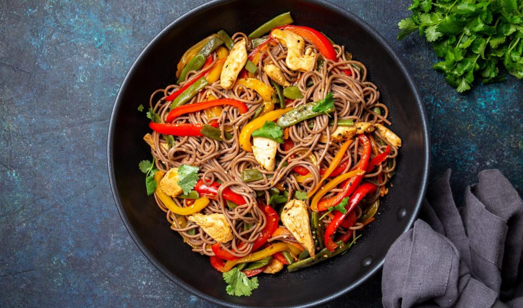 Spaghetti di soia con verdure