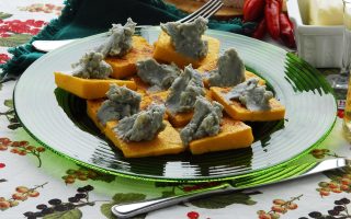 Crostini di polenta