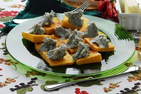 Crostini di polenta