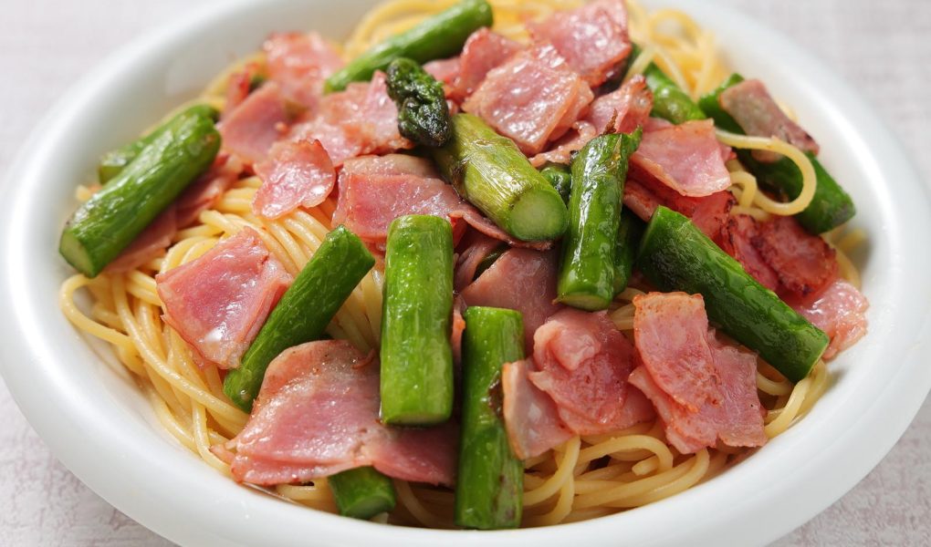 Pasta asparagi e pancetta