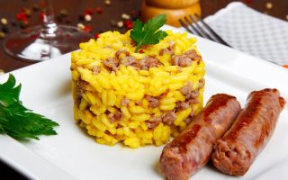 Risotto zafferano e salsiccia