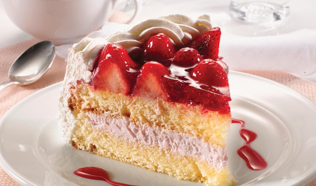 Torta panna e fragole