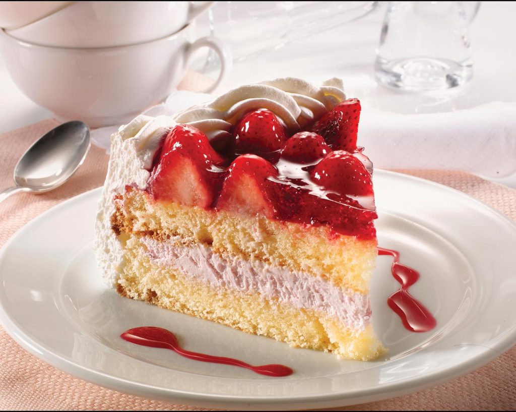Torta panna e fragole